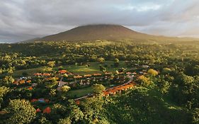 Montana De Fuego All Inclusive Hotel 4*